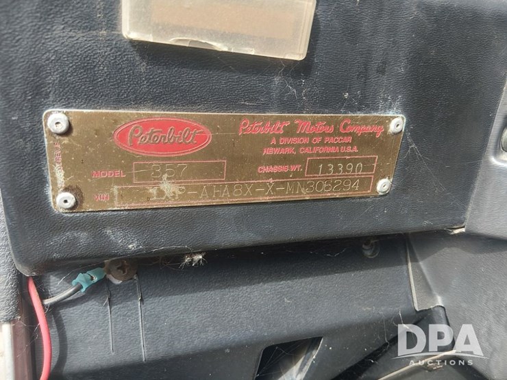 1991-peterbilt-357-image-8