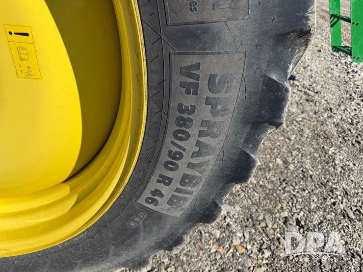 2021-john-deere-r4044-image-48