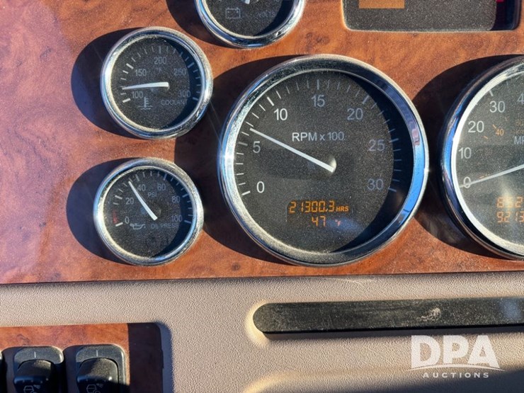 2008-peterbilt-386-image-74