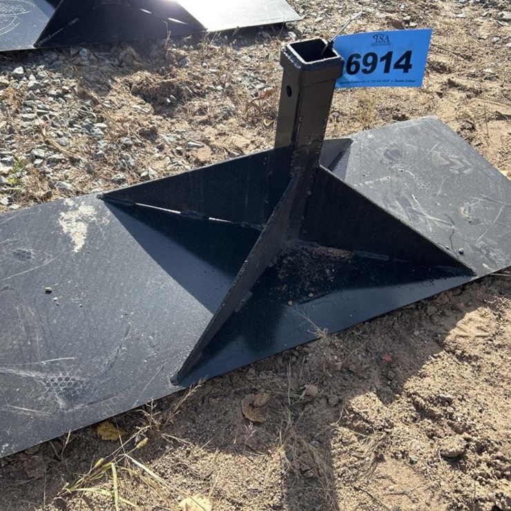 #6922 • Unused Skid Steer Hitch Adapter