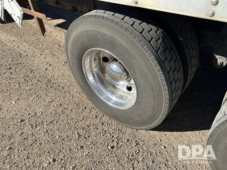 2014-kenworth-t370-image-29