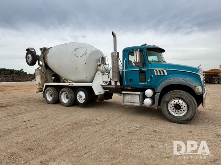 mack-granite-gu713-image-6