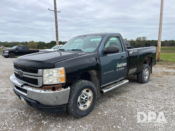 2011-chevrolet-2500hd-image-1