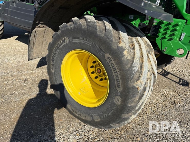 2023-john-deere-800r-image-38