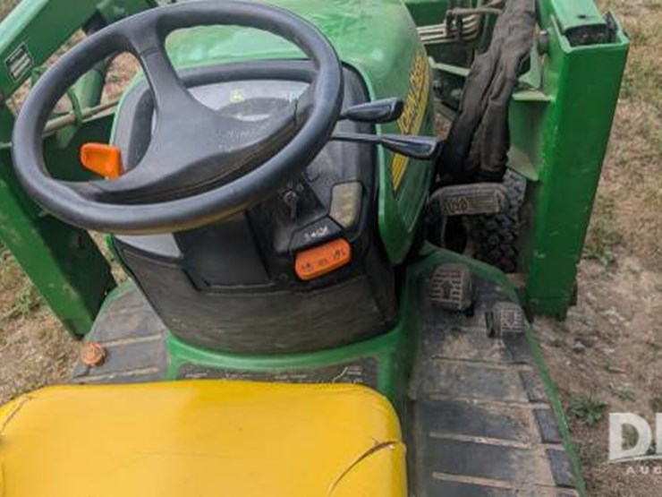 john-deere-x585-image-10