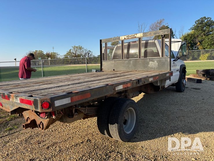 2001-gmc-3500-image-27