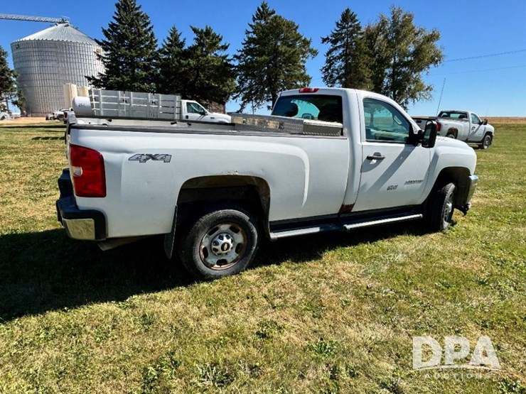 2012-chevrolet-2500hd-image-4