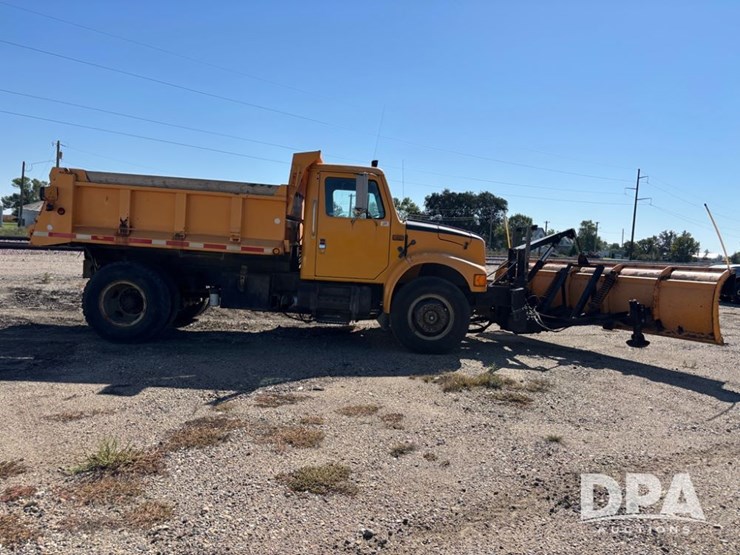 1990-international-4700-image-8