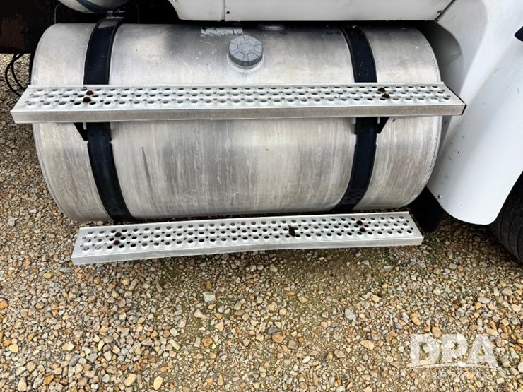 2007-ihc-9200i-liquid-nurse-truck-(gp11642,-unit-505)-image-50