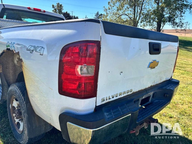 2012-chevrolet-2500hd-image-33