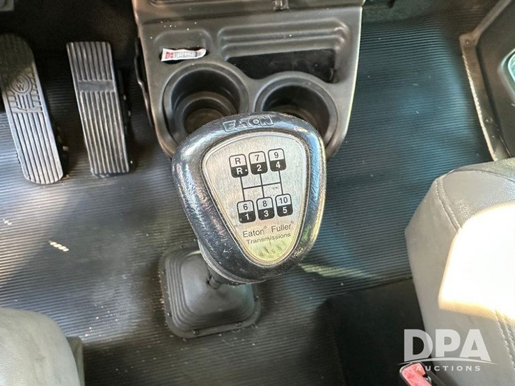 2014-kenworth-t370-image-31