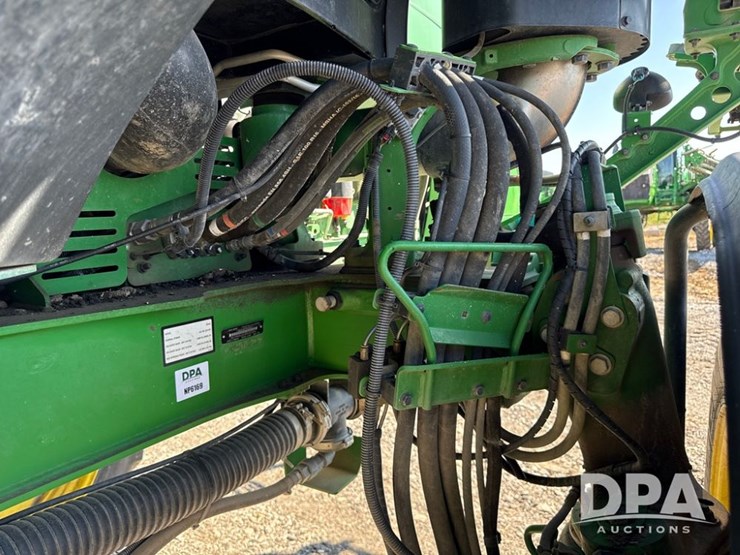 2021-john-deere-r4044-image-114