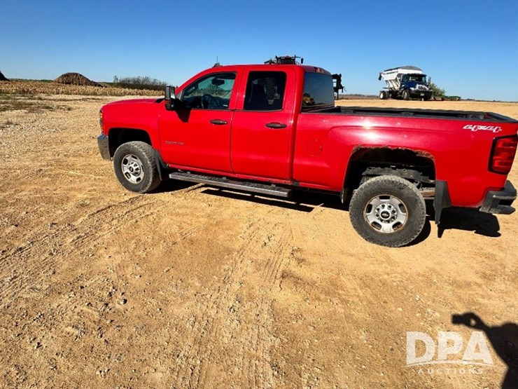 2016-chevrolet-2500-image-15