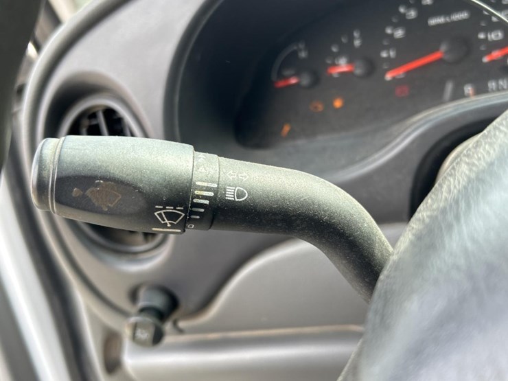 2006-ford-e350-image-42