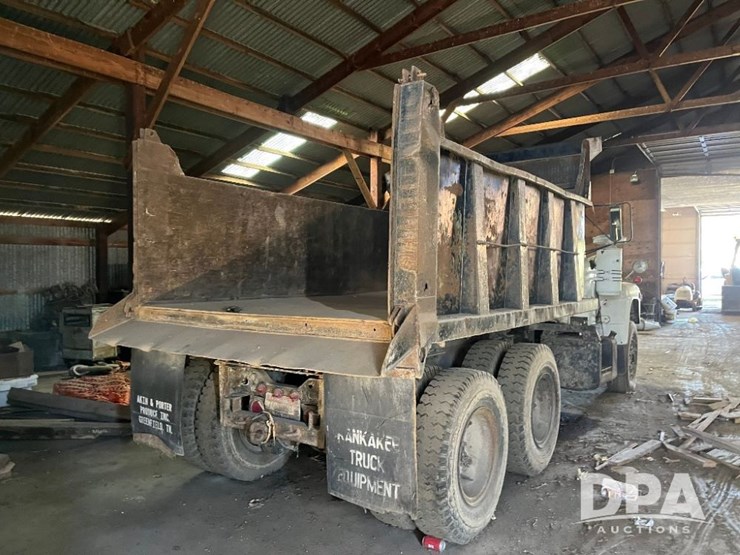 1977-mack-r600-image-8
