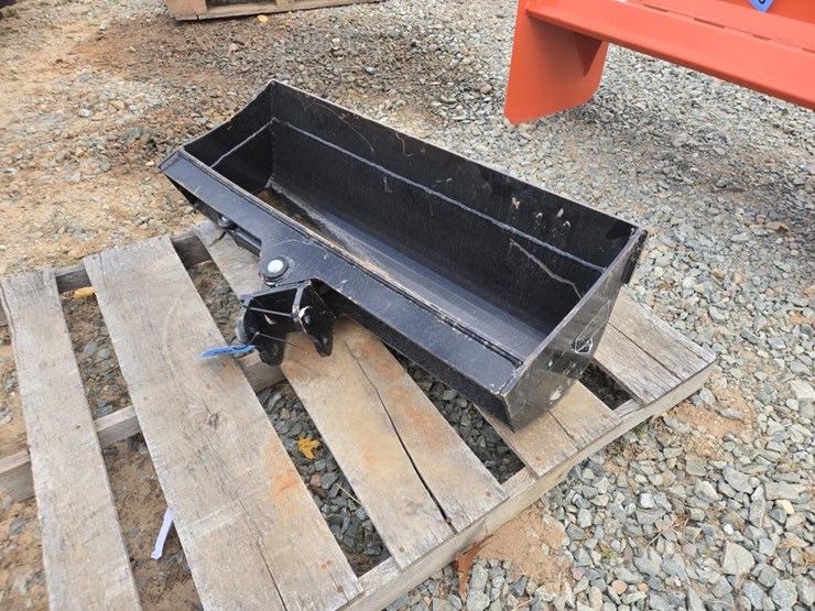 #6909-•-approx.-40"-unused-mini-excavator-tilt-bucket-image-1