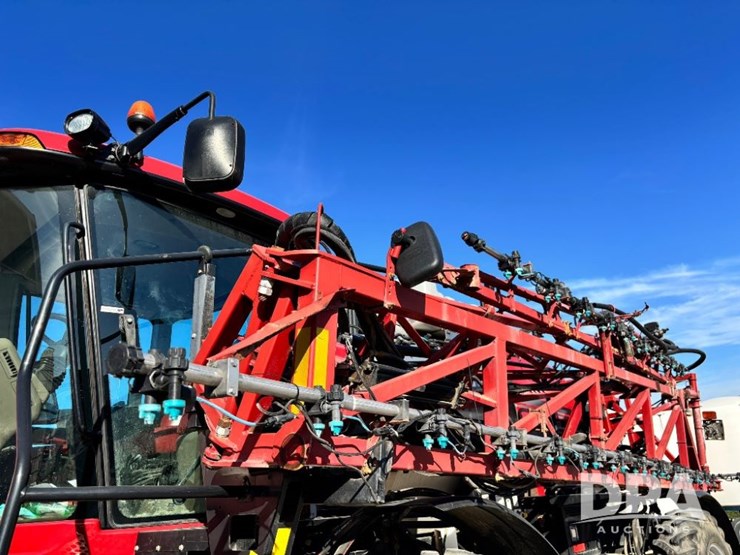 2015-case-ih-patriot-4440-image-75