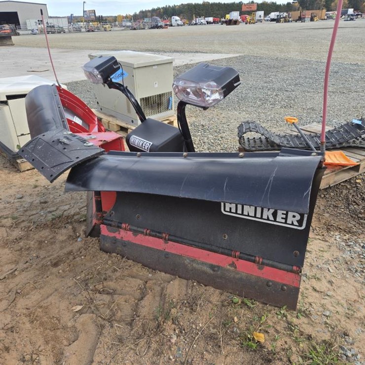#6906 • Approx. 90" Hiniker Snow V-Plow W/Lights