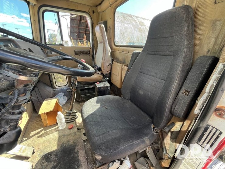 1984-international-transtar-4300-image-38