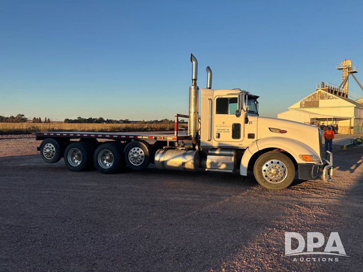 2008-peterbilt-386-image-3