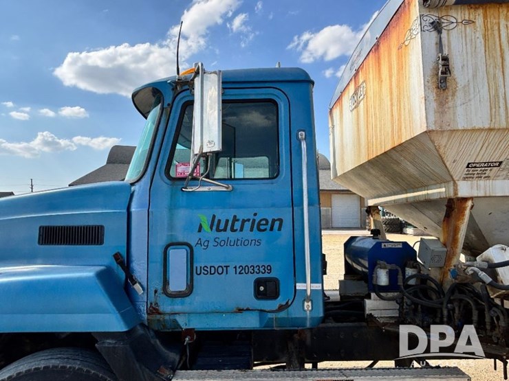 2000-mack-ch613-image-23