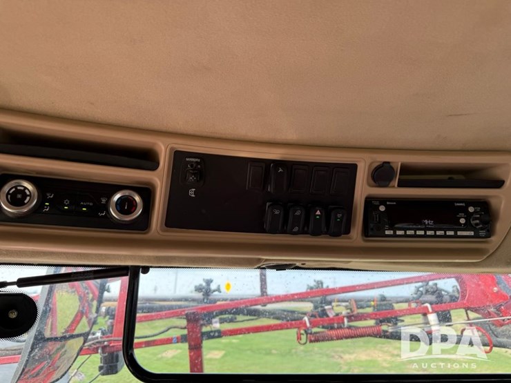 2024-case-ih-patriot-4350-image-31