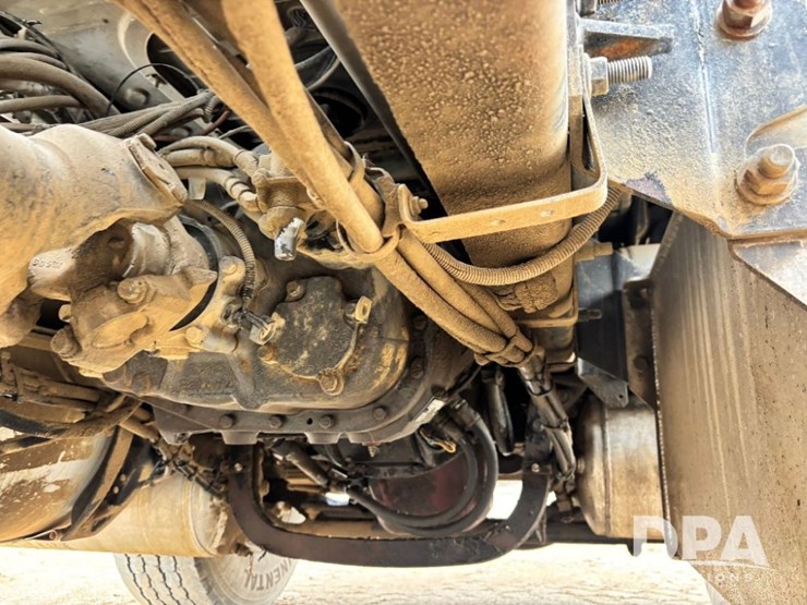 mack-granite-gu713-image-90