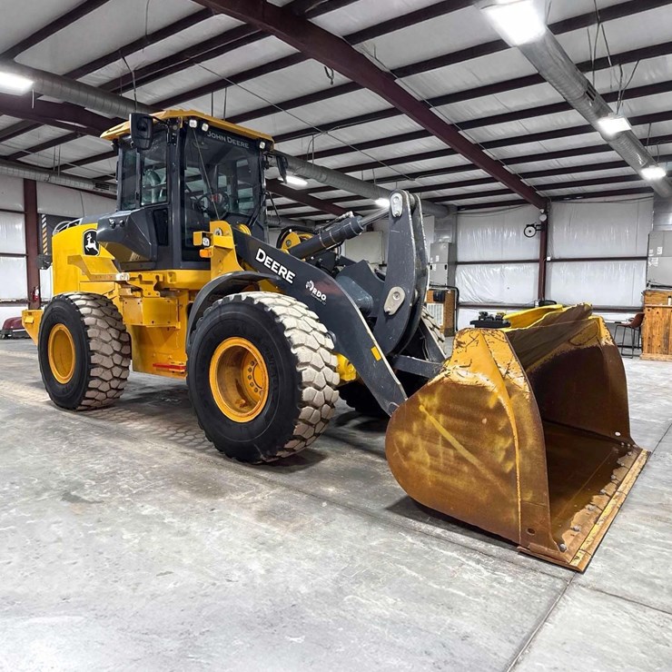 2022 DEERE 624P