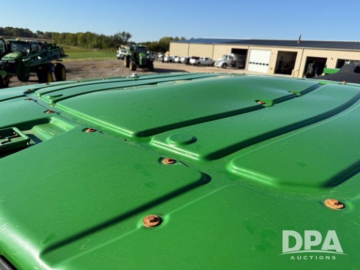 2021-john-deere-r4044-image-121