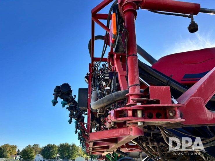 2015-case-ih-patriot-4440-image-87