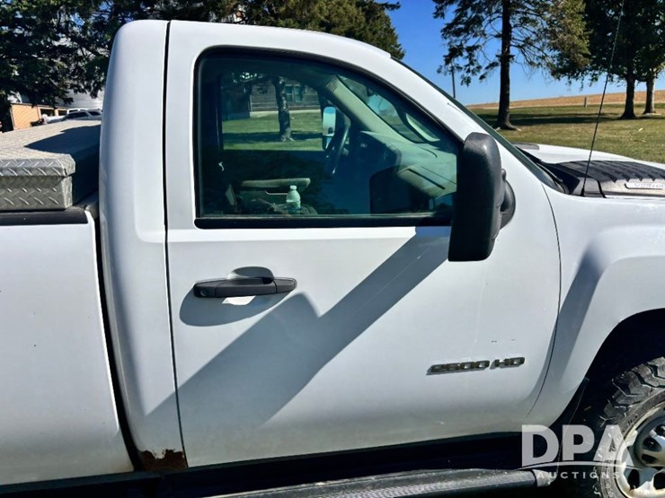 2012-chevrolet-2500hd-image-46