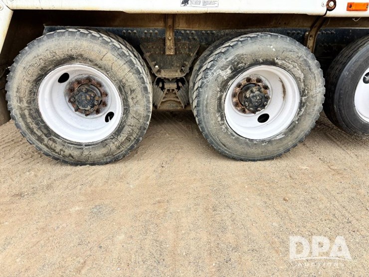 mack-granite-gu713-image-78