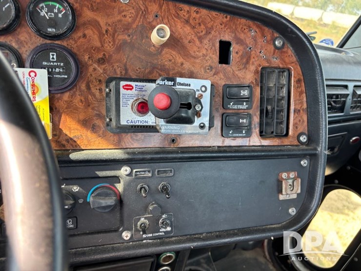 2001-peterbilt-357-image-65