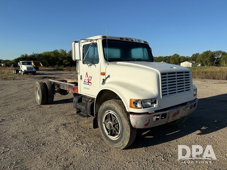 1991-international-4900-image-1