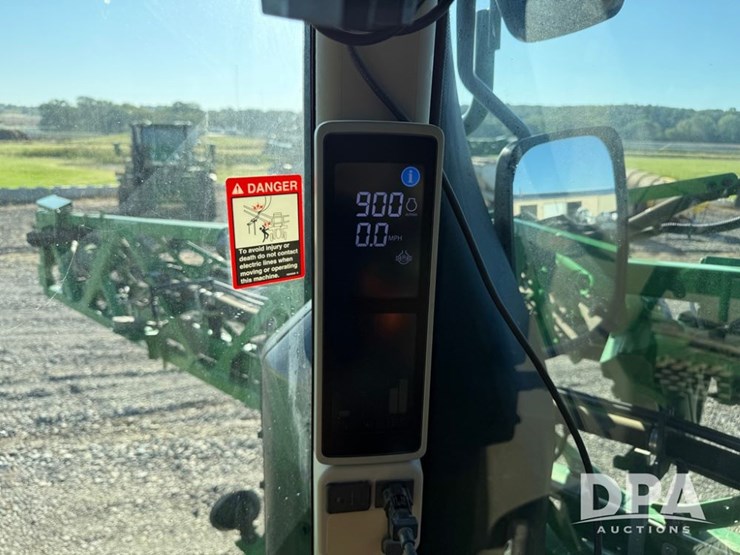 2021-john-deere-r4044-image-133