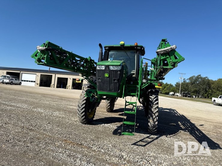2021-john-deere-r4044-image-39