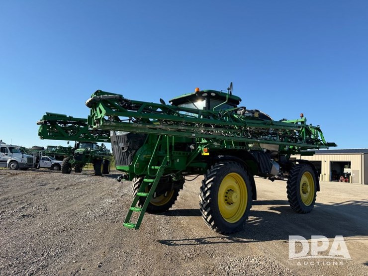 2021-john-deere-r4044-image-29