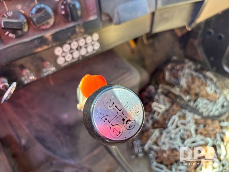 1990-international-4700-image-54