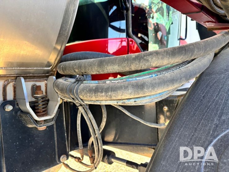 2015-case-ih-patriot-4440-image-66