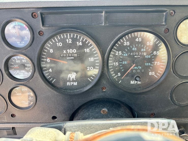 2000-mack-ch613-image-69