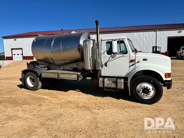 1999-ihc-4700-liquid-nurse-truck-(gp11652,-unit-126458)-image-3