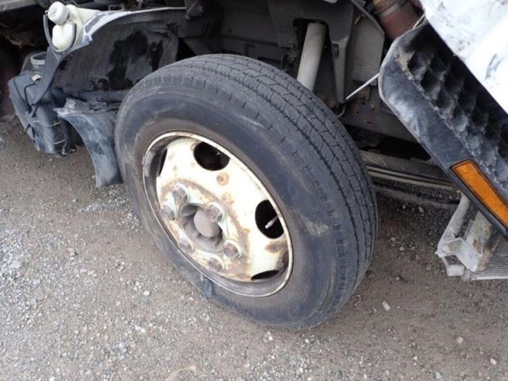 2018-isuzu-nrr-image-29