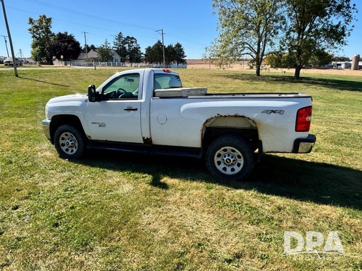 2012-chevrolet-2500hd-image-10