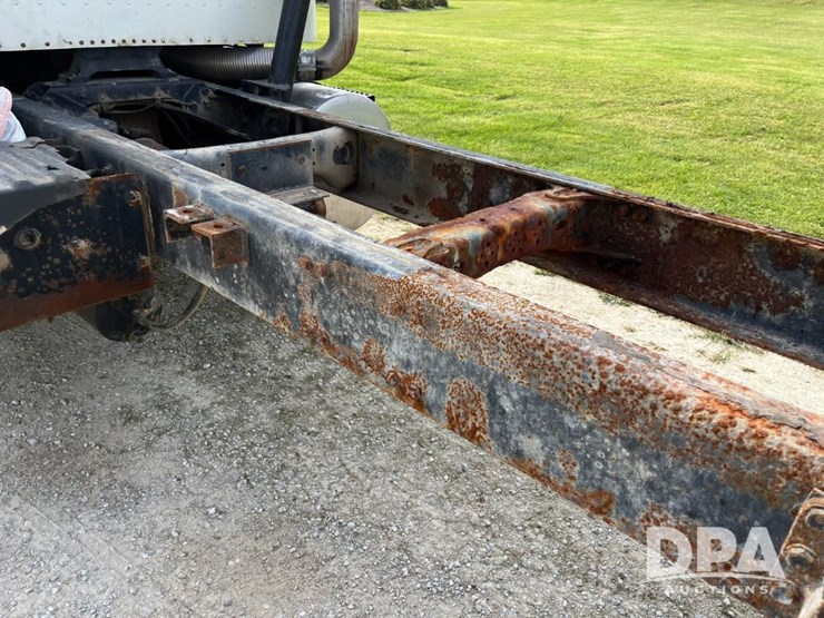 2001-ihc-9100-truck-(jn2647,-unit-32347)-image-47