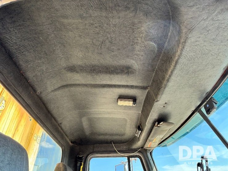 2000-mack-ch613-image-50