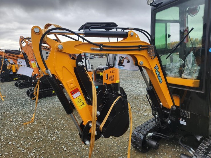 #6460-•-unused-future-ft13c-mini-excavator-image-9