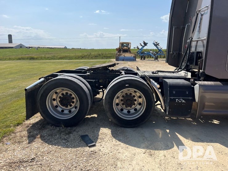 2014-peterbilt-386-image-8