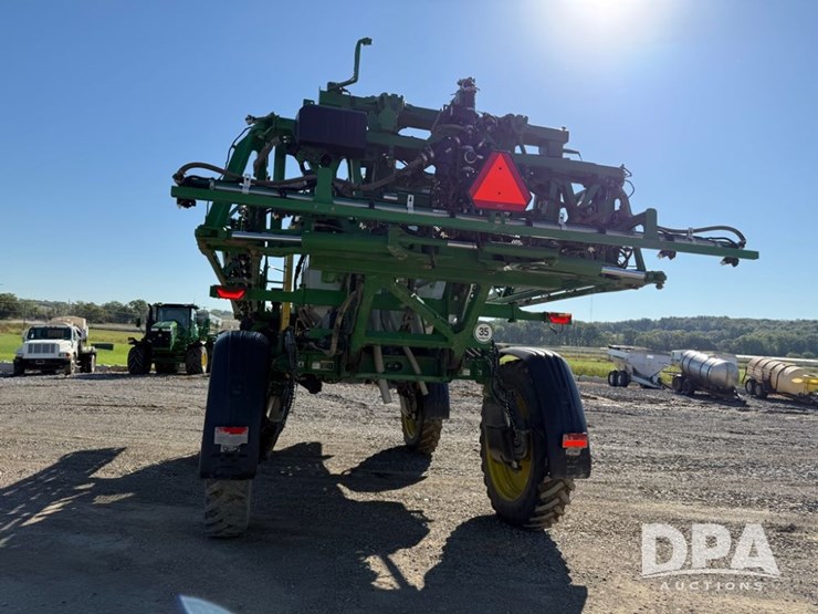 2022-john-deere-412r-image-19