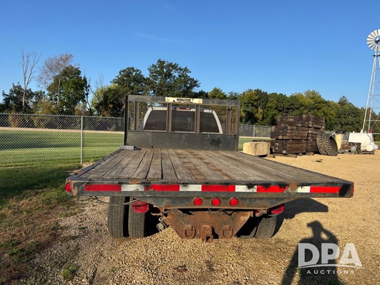 2001-gmc-3500-image-6