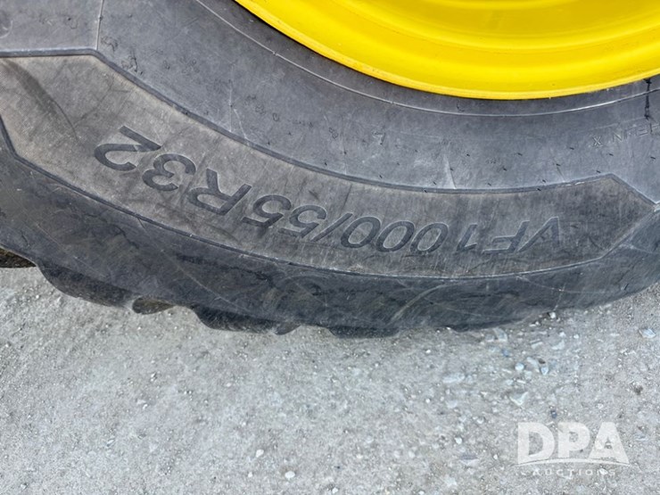 2023-john-deere-800r-image-52